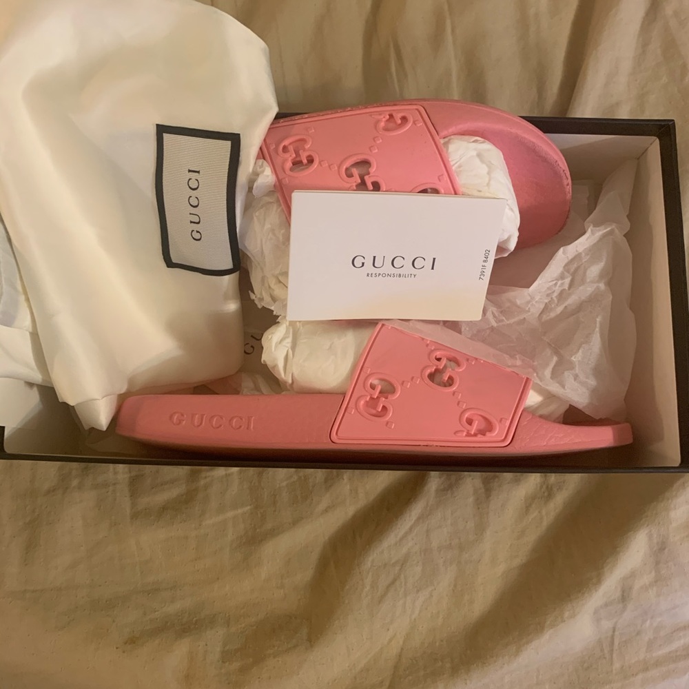 Gucci slides pink